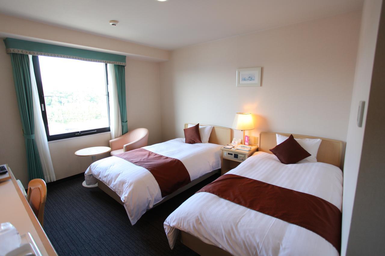 Hotel Verfort Hyuga Buitenkant foto