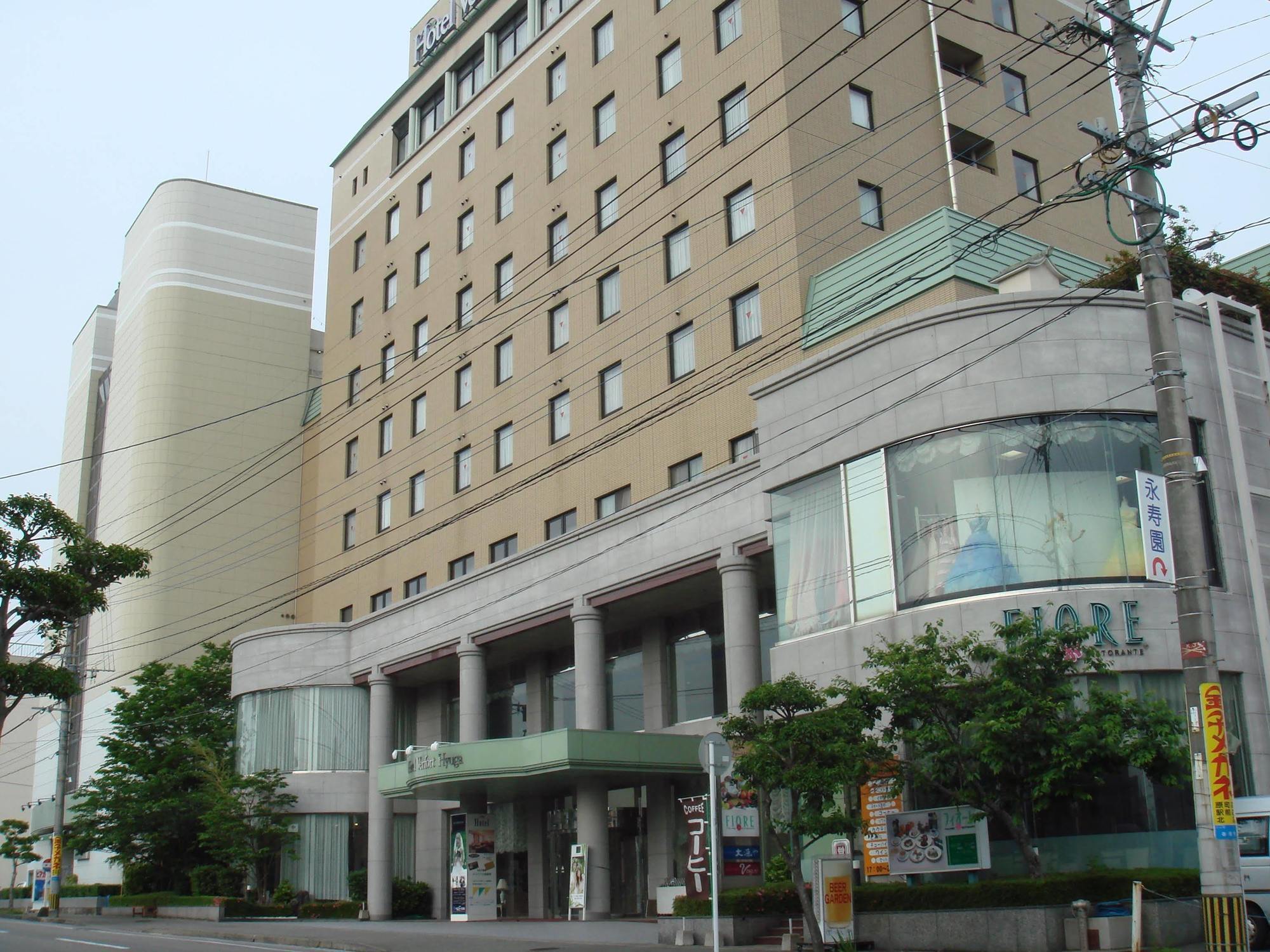 Hotel Verfort Hyuga Buitenkant foto