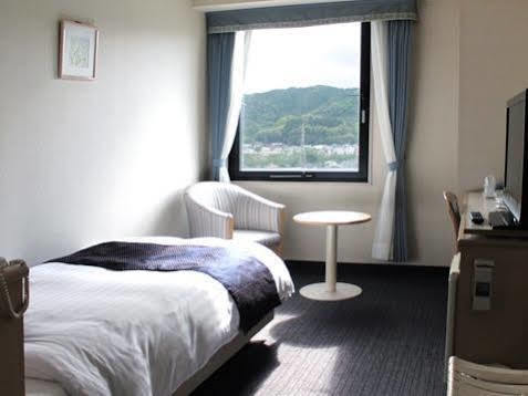 Hotel Verfort Hyuga Buitenkant foto