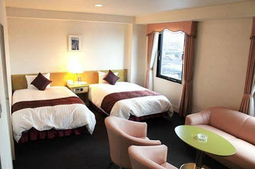 Hotel Verfort Hyuga Buitenkant foto