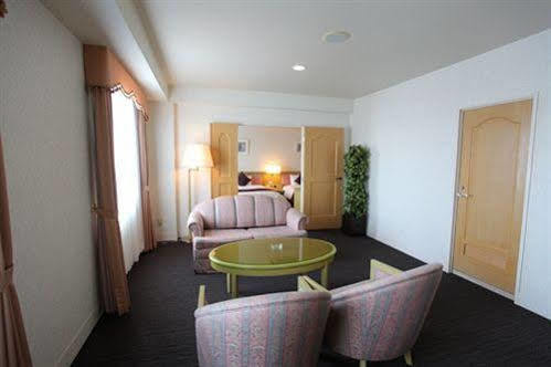 Hotel Verfort Hyuga Buitenkant foto